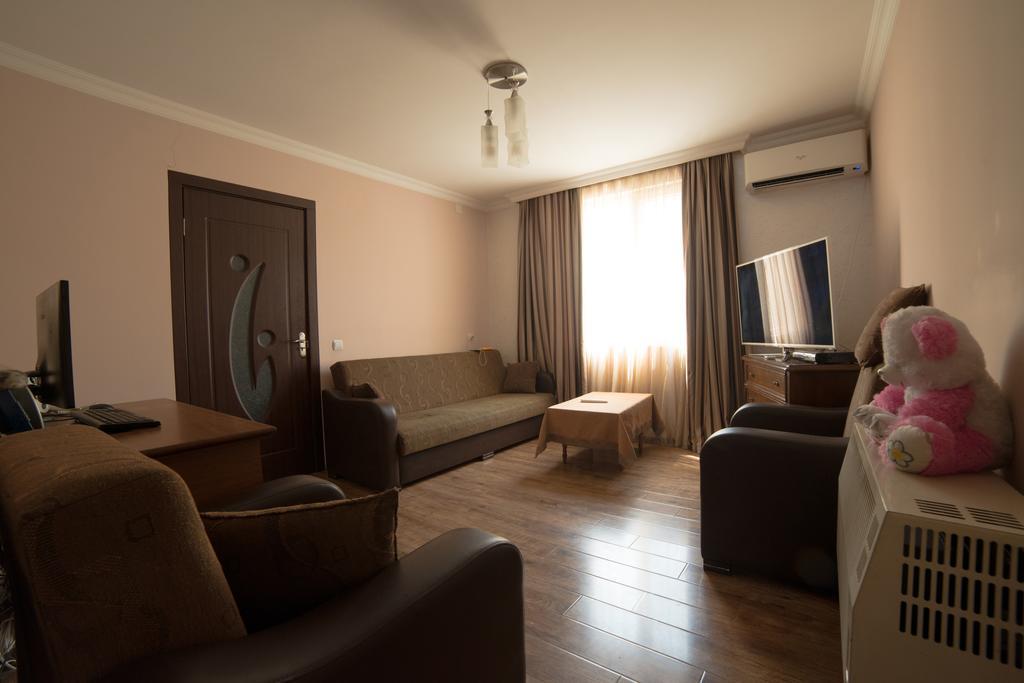 Angisa Apartment Batumi Eksteriør billede